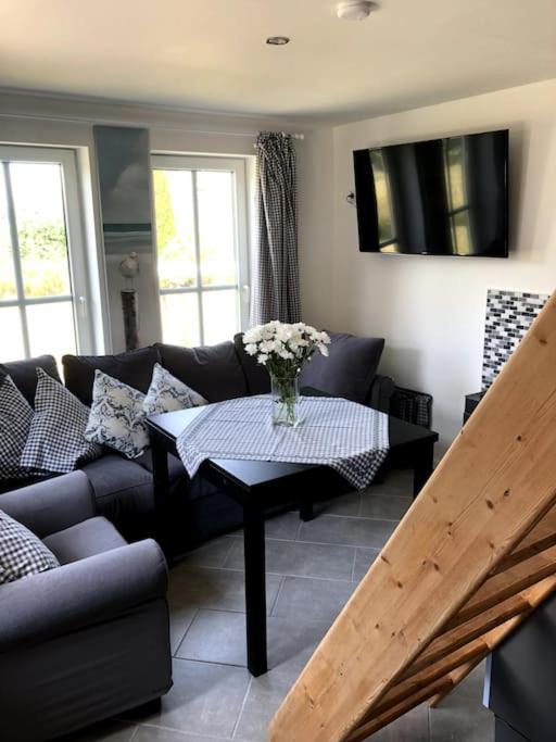 "Kleine 4" Idyllisches Tinyhouse An Der Nordsee Norden Bagian luar foto