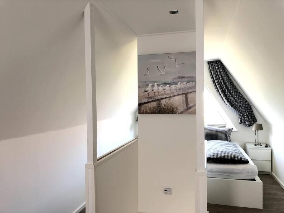 "Kleine 4" Idyllisches Tinyhouse An Der Nordsee Norden Bagian luar foto